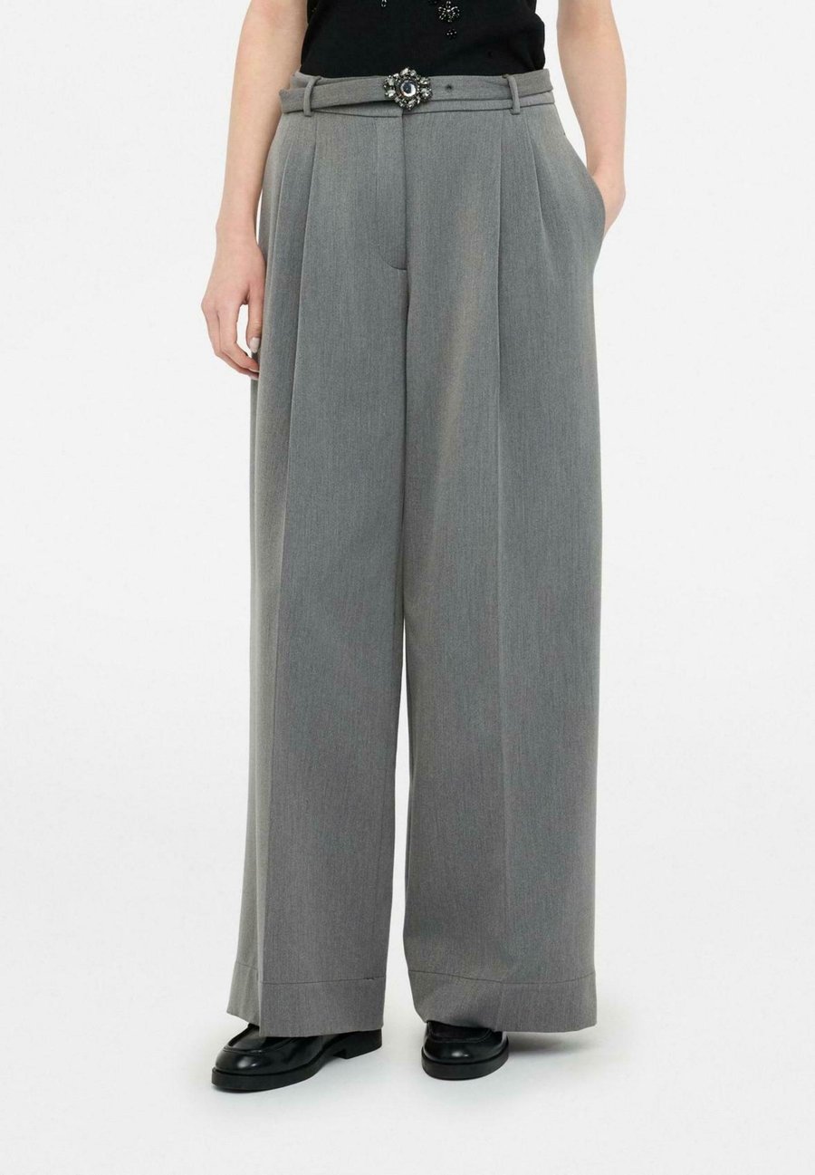 Брюки LIU JO ECS PIEGHE , Grey
Брюки LIU JO ECS PIEGHE , Grey