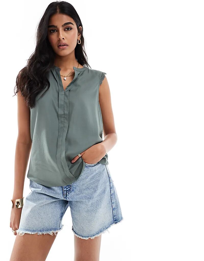 ONLY – Блузка без рукавов зеленого цвета с V-образным вырезом и отделкой крючком
ONLY – Блузка без рукавов зеленого цвета с V-образным вырезом и отделкой крючком