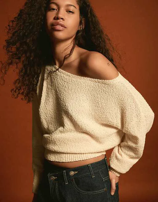 Джемпер асимметричного кроя Bershka цвета экрю
Джемпер асимметричного кроя Bershka цвета экрю