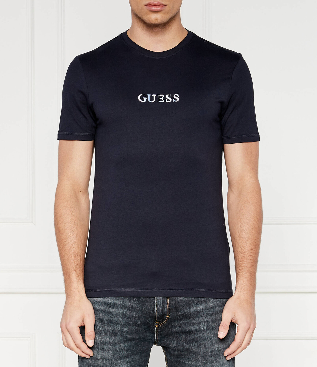 Футболка GUESS MULTICOL Slim Fit, темно-синий 
Футболка GUESS MULTICOL Slim Fit, темно-синий