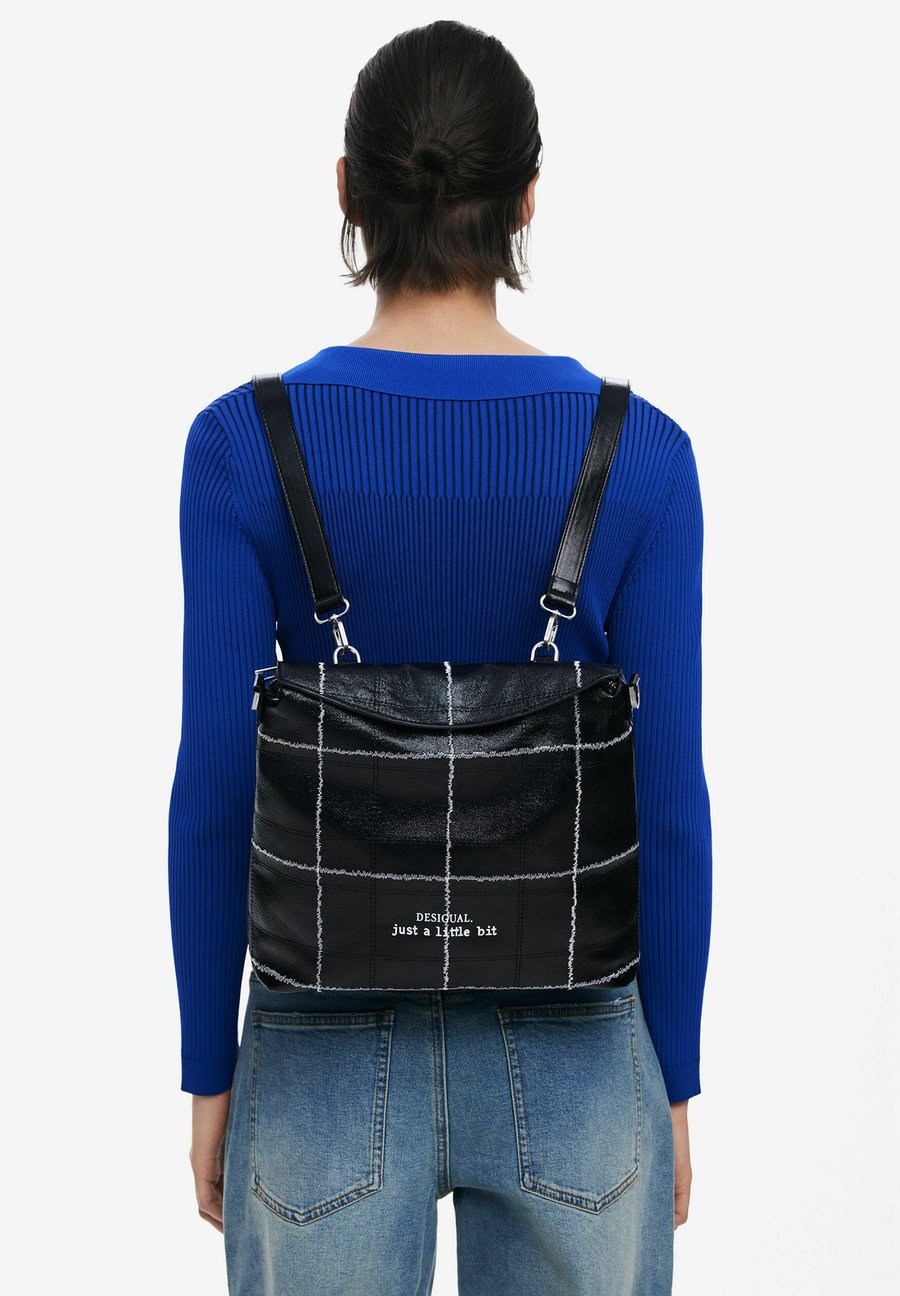 Рюкзак Desigual MEDIUM CONVERTIBLE CHECKERED, Black
Рюкзак Desigual MEDIUM CONVERTIBLE CHECKERED, Black