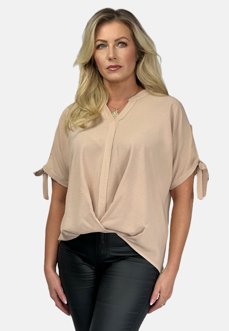 Блуза REGINA FASHION WRAP FRONT SHORT SLEEVE, Beige
Блуза REGINA FASHION WRAP FRONT SHORT SLEEVE, Beige