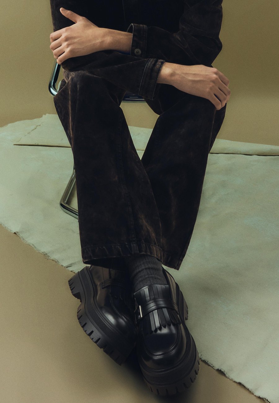 Лоферы Bershka Slip-ons, Black
Лоферы Bershka Slip-ons, Black