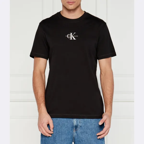 Футболка стандартного кроя Calvin Klein, черный 
Футболка стандартного кроя Calvin Klein, черный