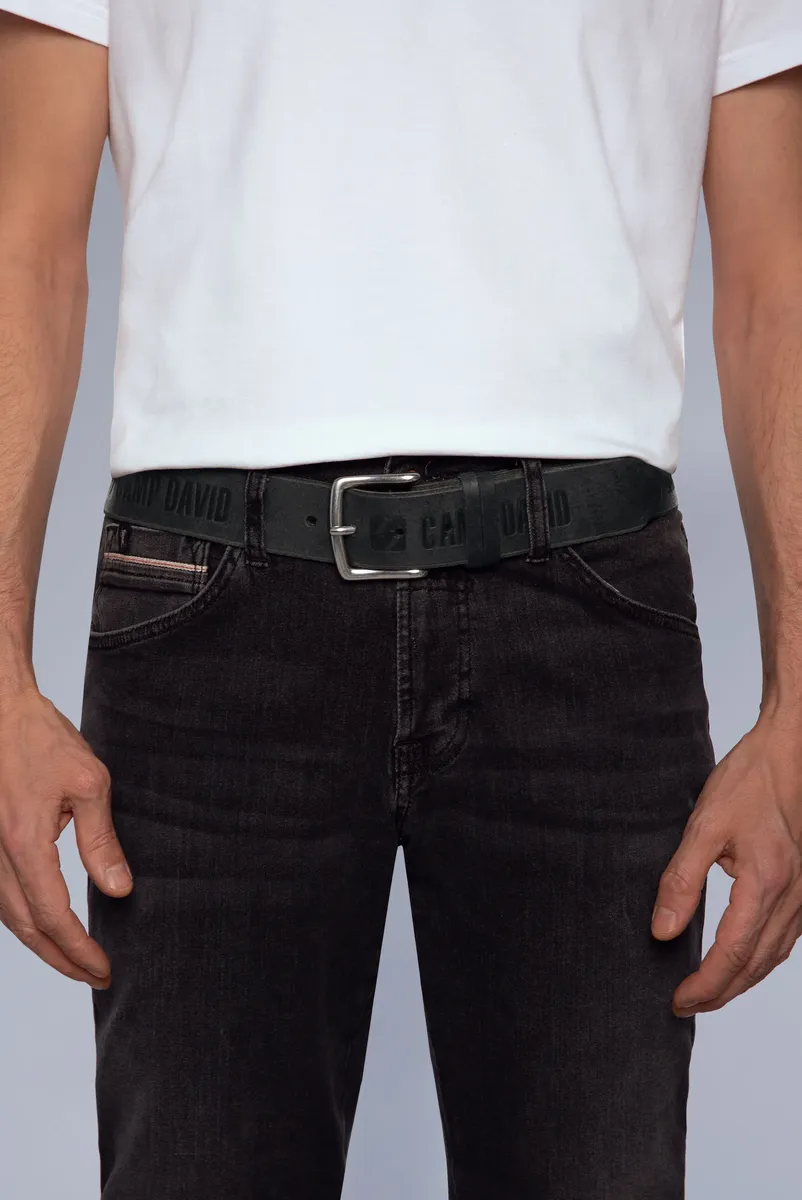 Ремень CAMP DAVID кожаный, с эффектом поношенности, черный
Ремень CAMP DAVID кожаный, с эффектом поношенности, черный