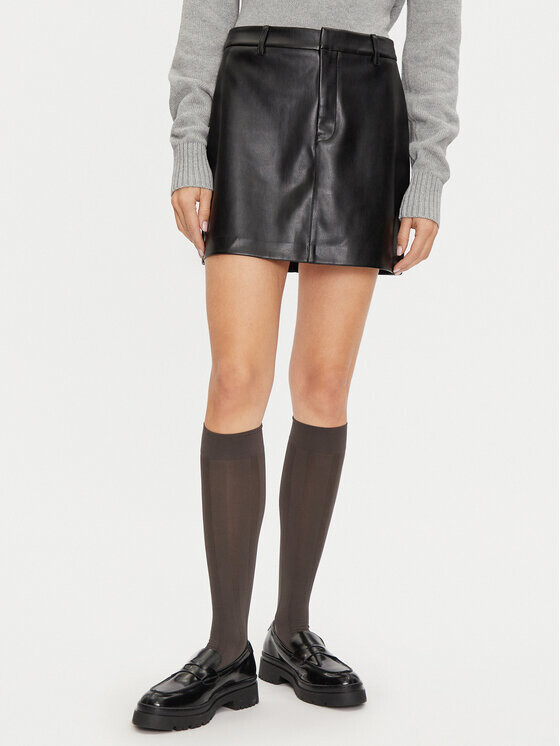 Юбка из искусственной кожи, стандартного кроя Calvin Klein Jeans, черный
Юбка из искусственной кожи, стандартного кроя Calvin Klein Jeans, черный