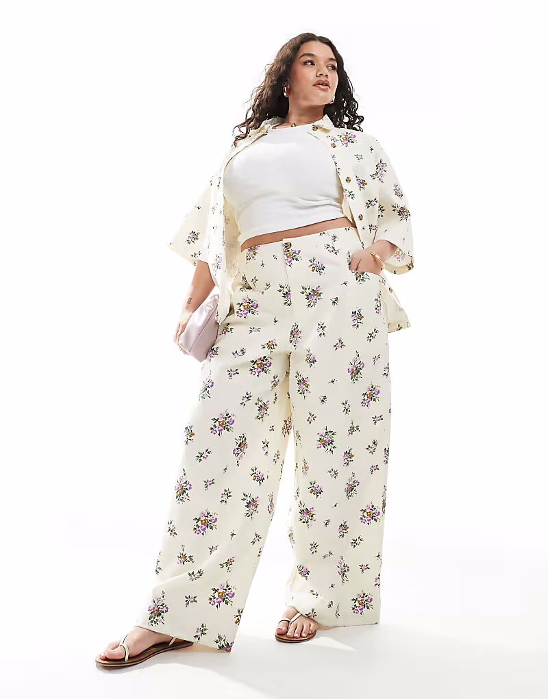 Широкие брюки ASOS DESIGN Curve с высокой талией и цветочным принтом
Широкие брюки ASOS DESIGN Curve с высокой талией и цветочным принтом