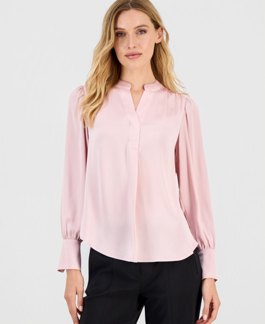 Женская блузка из фактурного атласа с V-образным вырезом Anne Klein, Pink Blush
Женская блузка из фактурного атласа с V-образным вырезом Anne Klein, Pink Blush