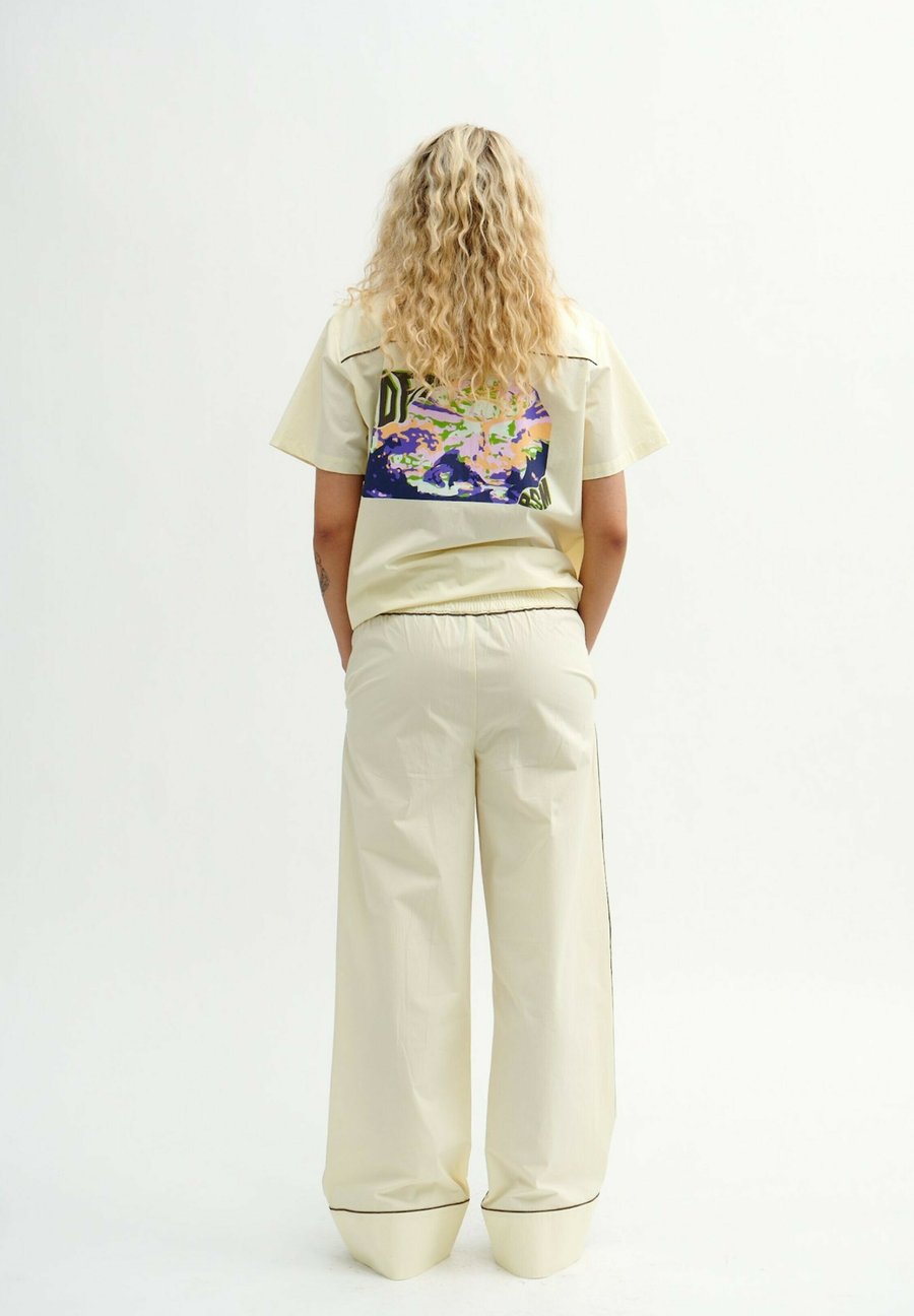 Блуза Résumé Button-down blouse, Afterglow/Beige
Блуза Résumé Button-down blouse, Afterglow/Beige