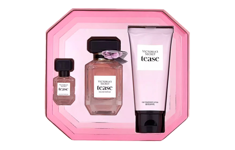 Victoria's Secret Набор Black Temptation: парфюмированная вода EDP 50 мл + пробник 7,5 мл + лосьон для тела 100 мл
Victoria's Secret Набор Black Temptation: парфюмированная вода EDP 50 мл + пробник 7,5 мл + лосьон для тела 100 мл