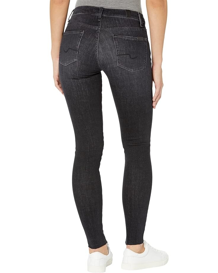 Джинсы 7 For All Mankind Slim Illusion High-Waisted Skinny in Savage, цвет Savage
Джинсы 7 For All Mankind Slim Illusion High-Waisted Skinny in Savage, цвет Savage
