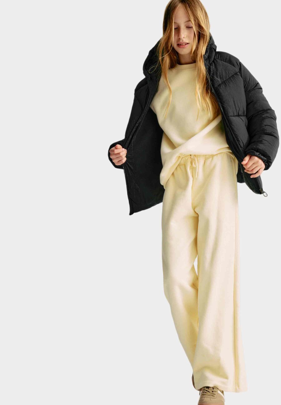 Зимняя куртка Marks & Spencer MIDWEIGHT PADDED, Black
Зимняя куртка Marks & Spencer MIDWEIGHT PADDED, Black