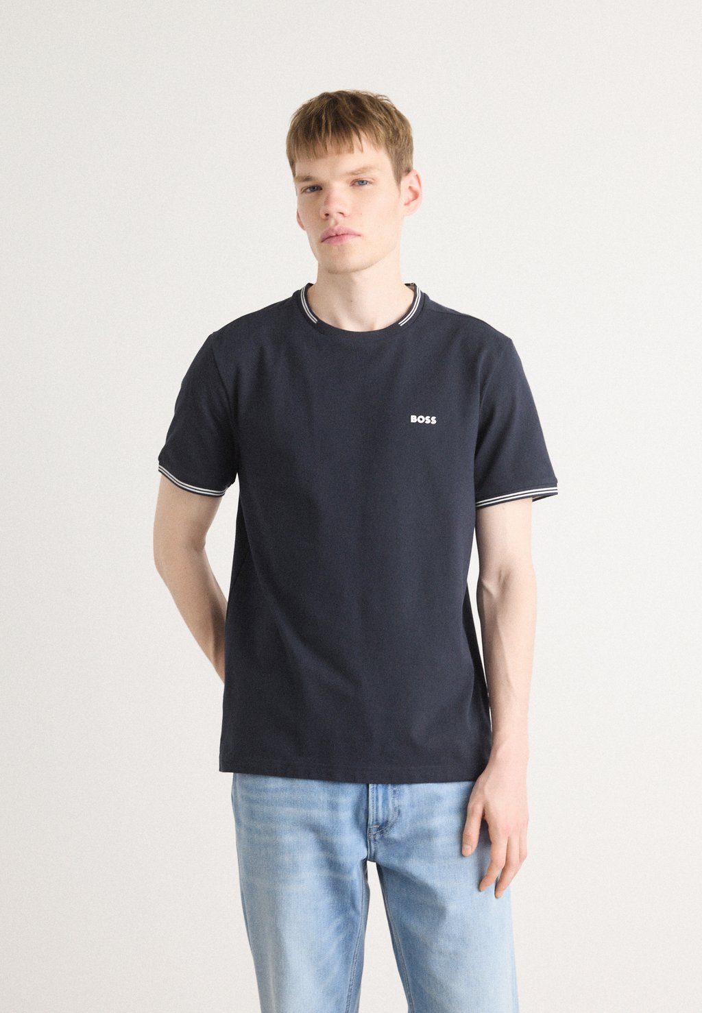 Базовая футболка TAUL BOSS, темно-синий
Базовая футболка TAUL BOSS, темно-синий