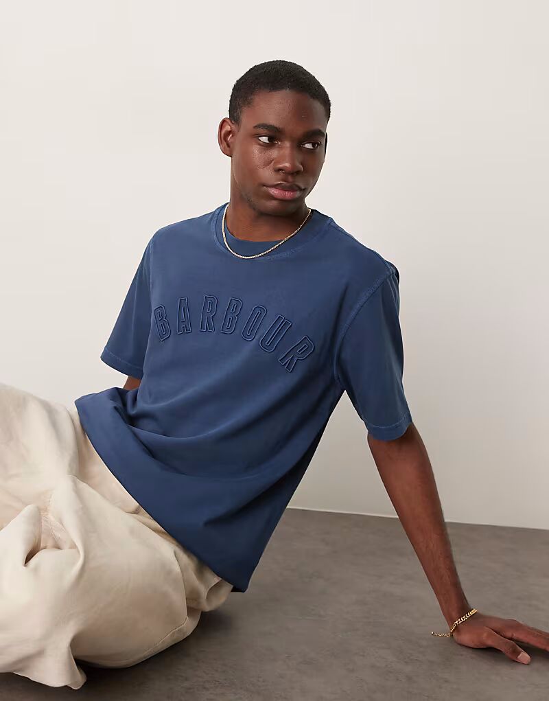 Футболка Barbour Banford свободного кроя из темного денима
Футболка Barbour Banford свободного кроя из темного денима