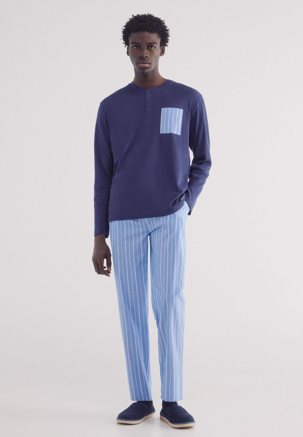 Пижамный комплект SET - Pyjamas Springfield, синий
Пижамный комплект SET - Pyjamas Springfield, синий