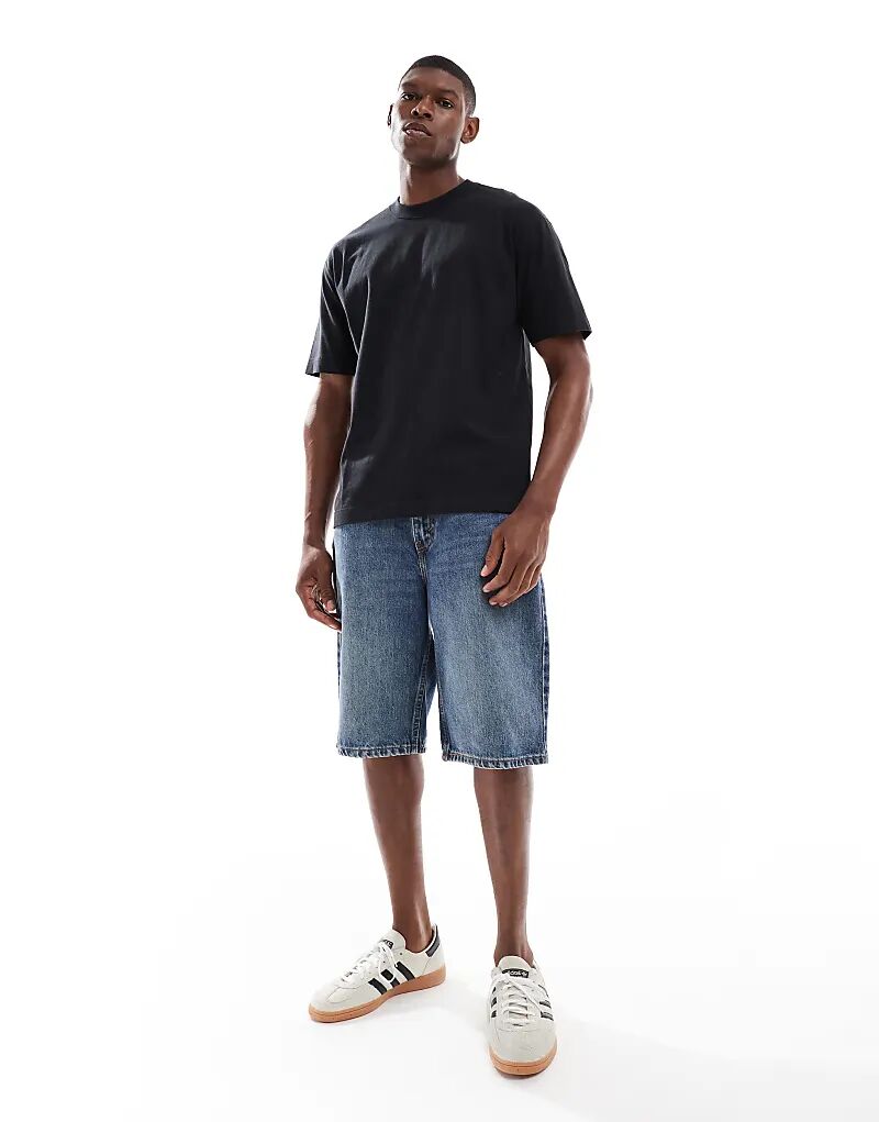 Свободные джинсовые шорты Levi's 469 темного цвета
Свободные джинсовые шорты Levi's 469 темного цвета