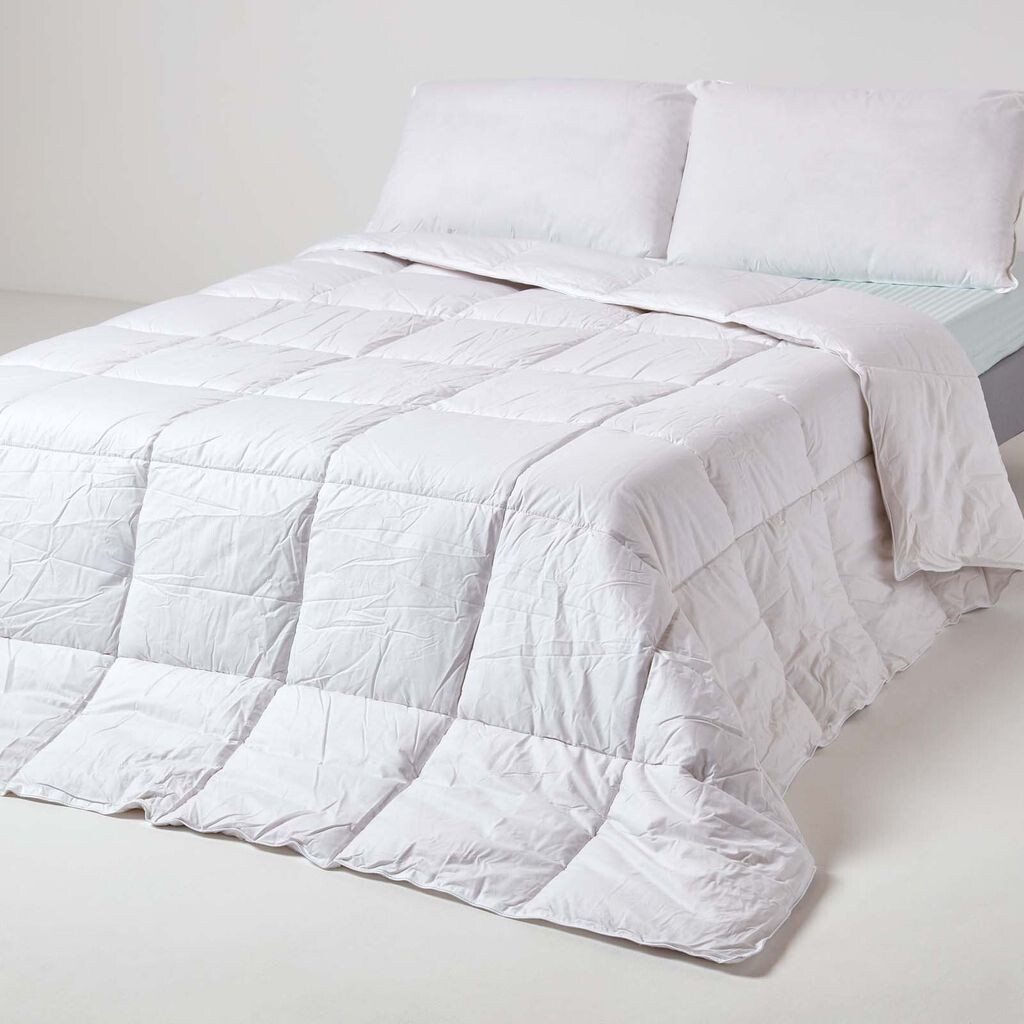 HOMESCAPES Стеганое зимнее одеяло из смеси шелка шелковицы 13,5 Tog 260 x 220 см
HOMESCAPES Стеганое зимнее одеяло из смеси шелка шелковицы 13,5 Tog 260 x 220 см