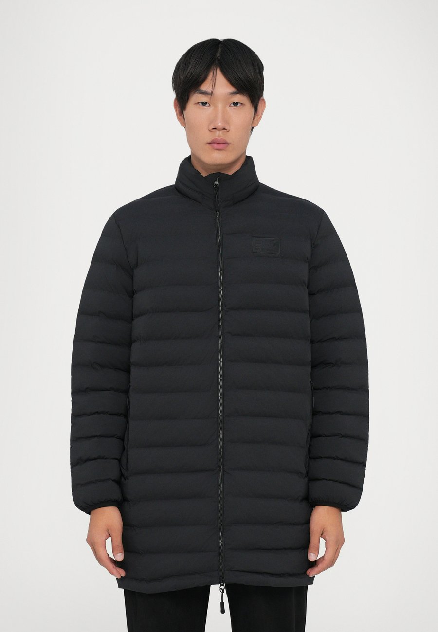 Пальто EA7 Emporio Armani MOUNTAIN ECO , Black
Пальто EA7 Emporio Armani MOUNTAIN ECO , Black