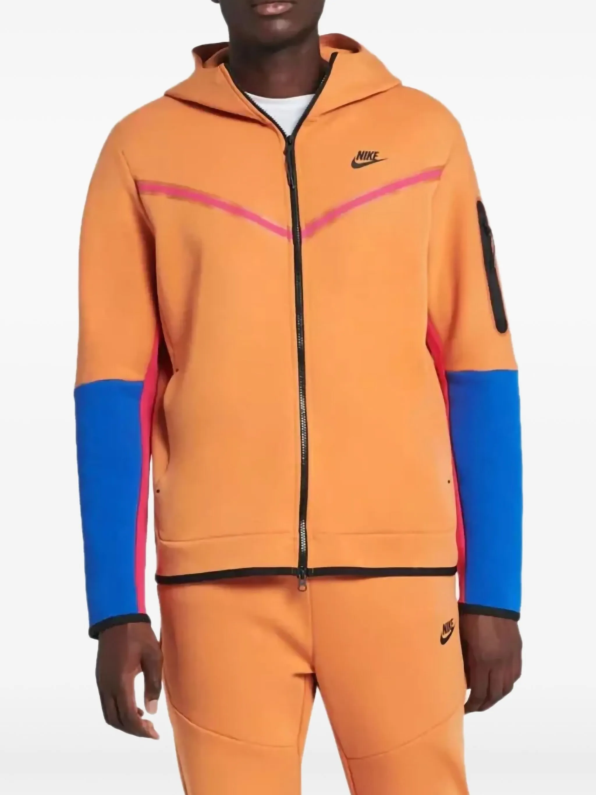 Худи Sportswear Tech Nike, оранжевый
Худи Sportswear Tech Nike, оранжевый