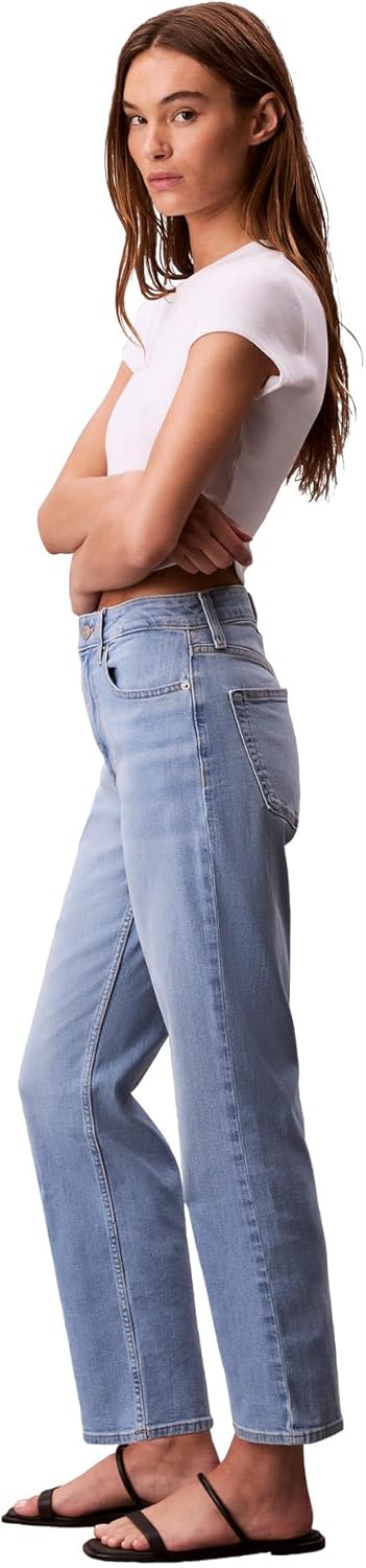 Женские джинсы Calvin Klein прямого кроя с высокой талией, Ocean Front
Женские джинсы Calvin Klein прямого кроя с высокой талией, Ocean Front