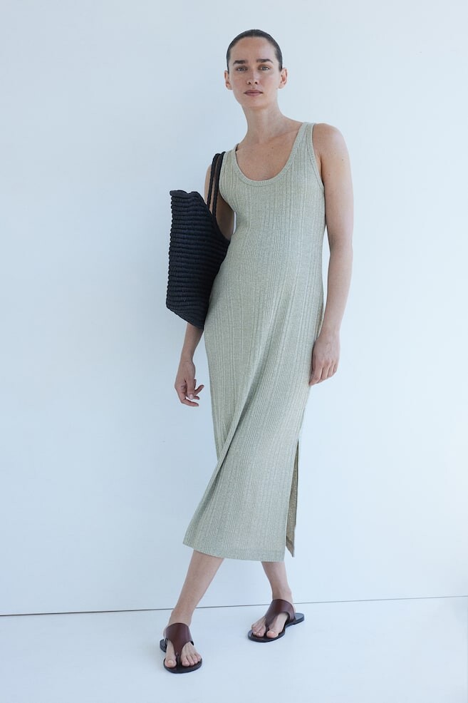 Трикотажное платье mom в рубчик H&M, зеленый
Трикотажное платье mom в рубчик H&M, зеленый