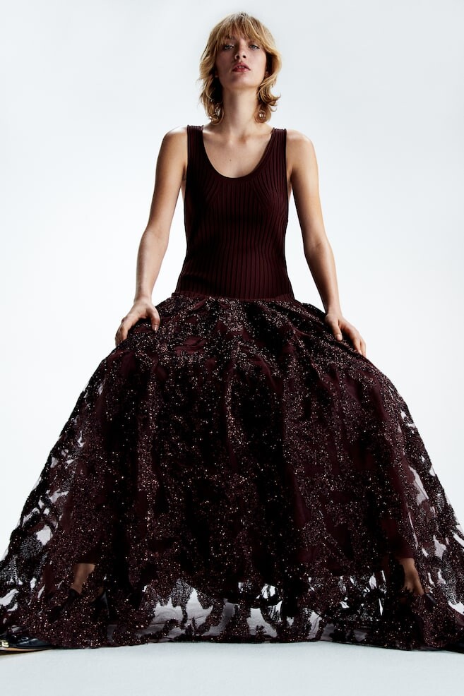 Платье с блестящей юбкой H&M, красный
Платье с блестящей юбкой H&M, красный