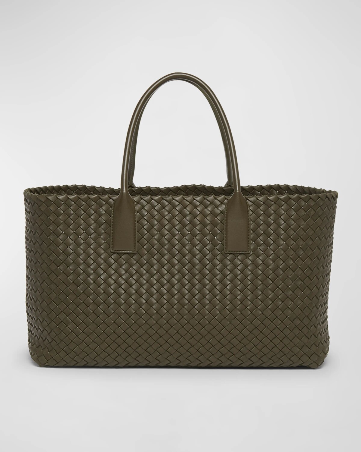 Средняя сумка Cabat Bottega Veneta, цвет Kaki-Gold
Средняя сумка Cabat Bottega Veneta, цвет Kaki-Gold