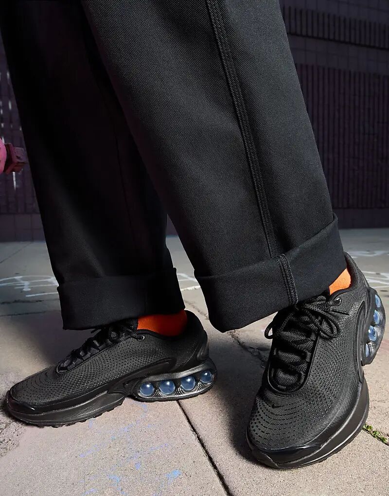 Кроссовки Air Max DN черного цвета Nike
Кроссовки Air Max DN черного цвета Nike