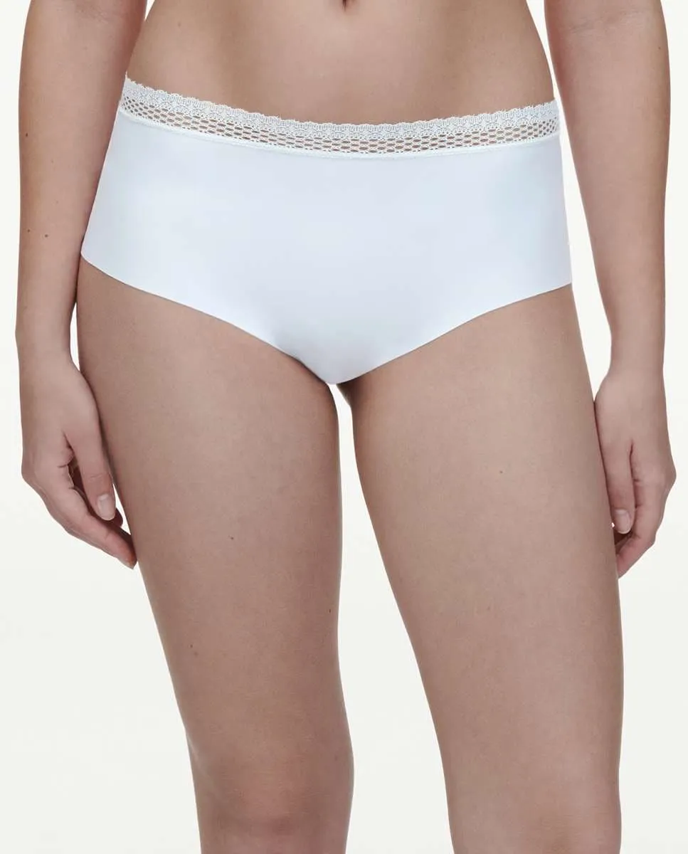 Уютные шикарные кружевные трусики с высокой талией Chantelle, белый
Уютные шикарные кружевные трусики с высокой талией Chantelle, белый