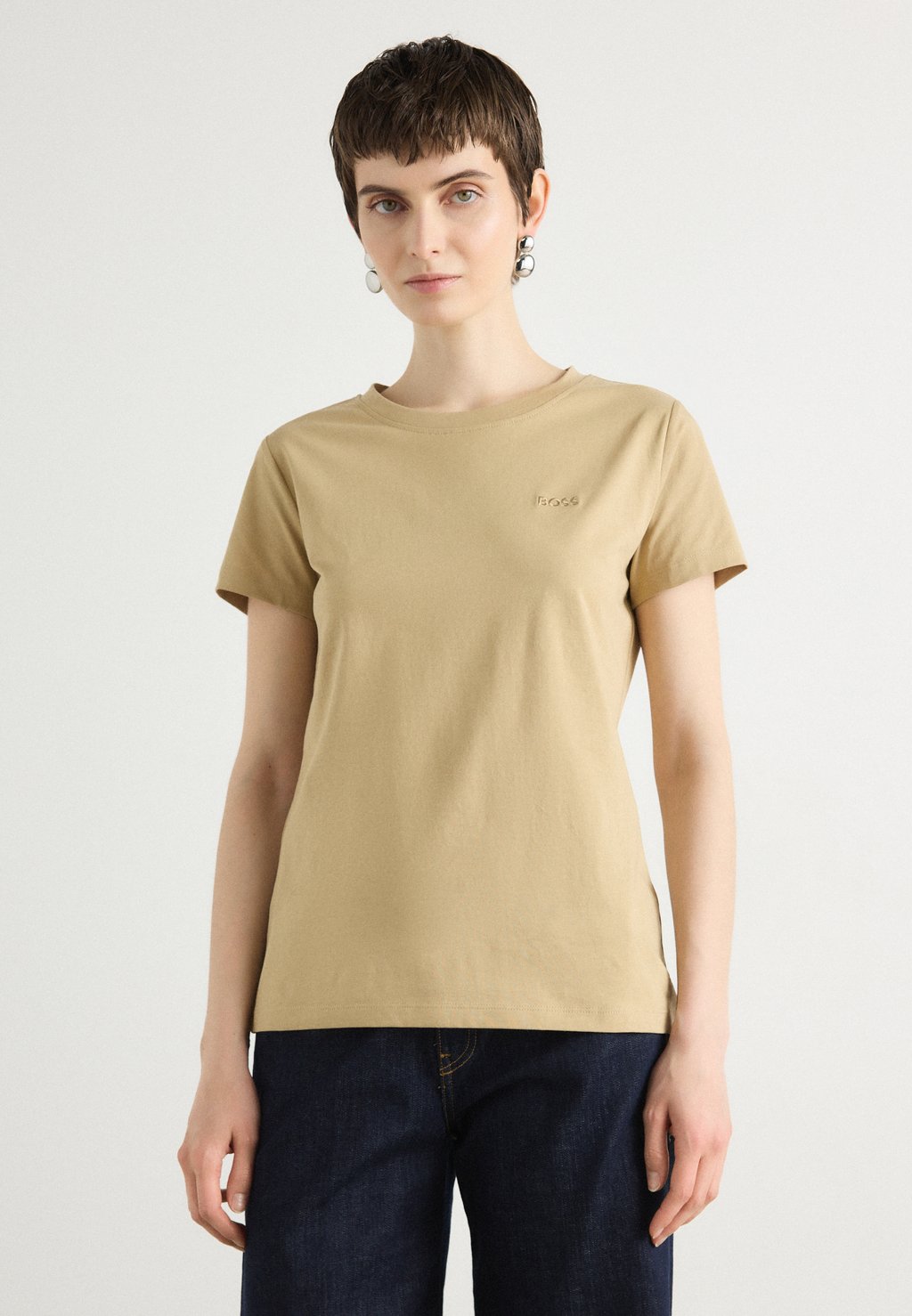 Базовая футболка ESOGO BOSS, медный
Базовая футболка ESOGO BOSS, медный