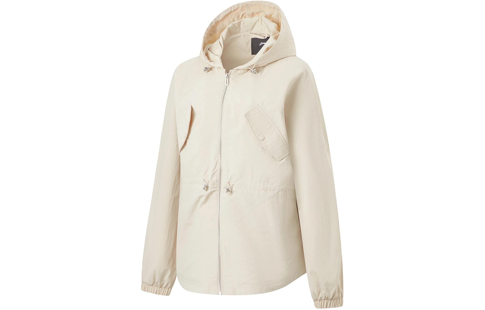 Куртка тренч от LiNing Fitness Series песчано-гравийного серого цвета
Куртка тренч от LiNing Fitness Series песчано-гравийного серого цвета