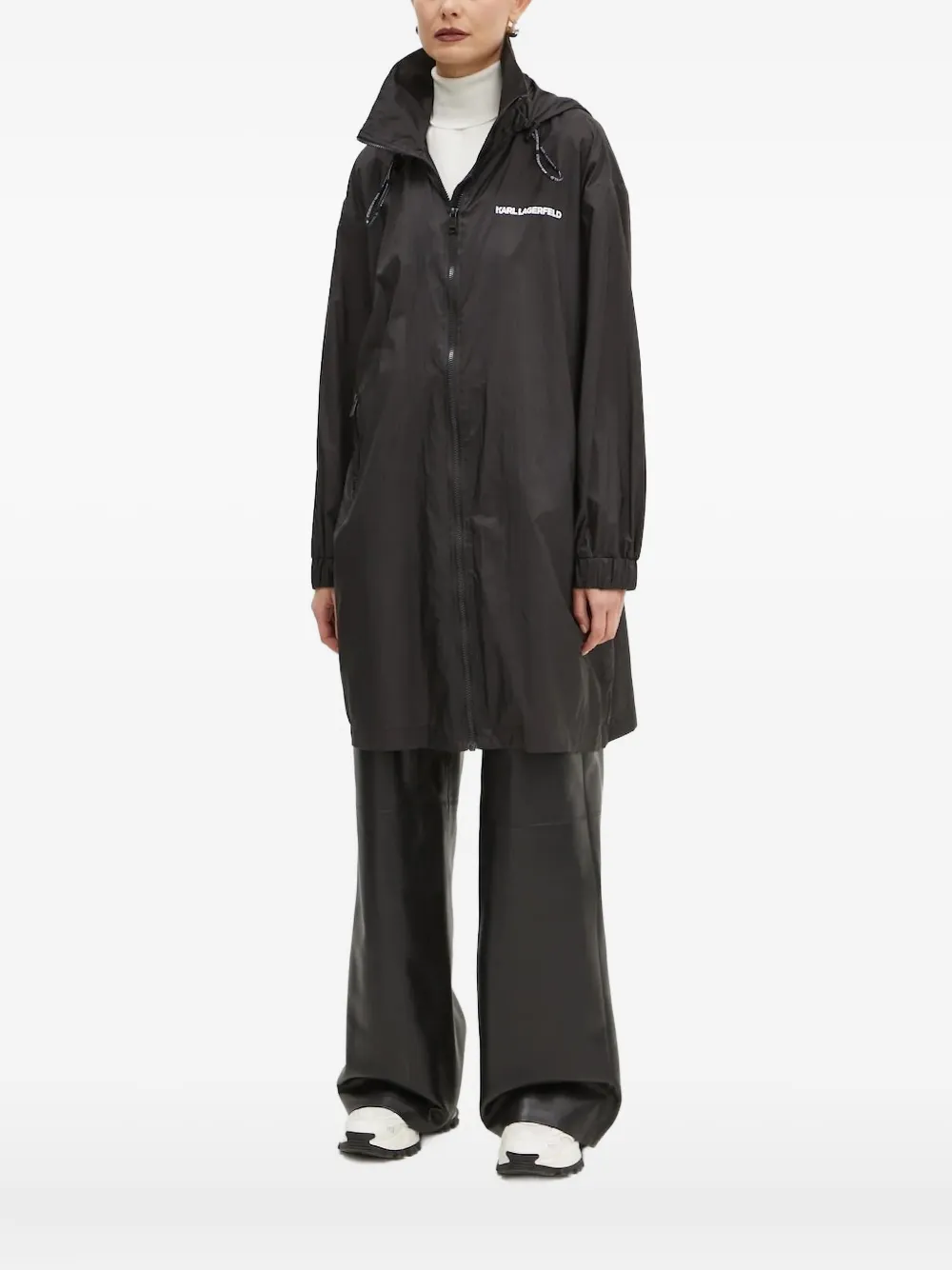 Плащ с капюшоном и логотипом KARL LAGERFELD, черный 
Плащ с капюшоном и логотипом KARL LAGERFELD, черный