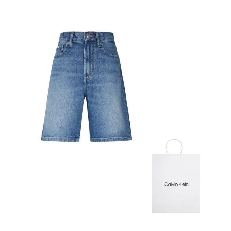 Джинсовые шорты женские Calvin Klein, светло-голубой
Джинсовые шорты женские Calvin Klein, светло-голубой