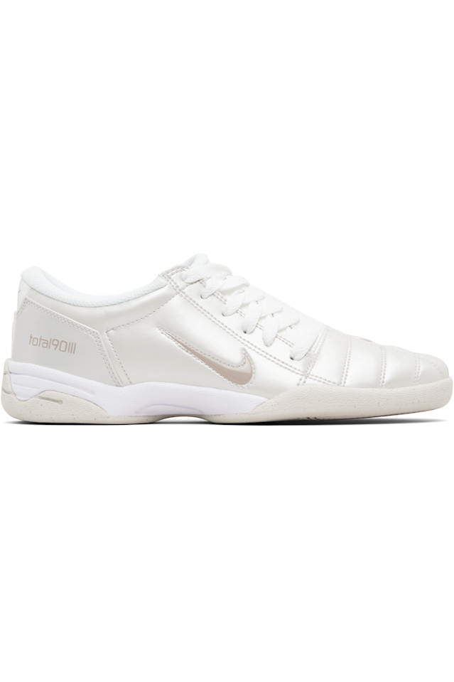 Nike Белые кроссовки Total 90
Nike Белые кроссовки Total 90