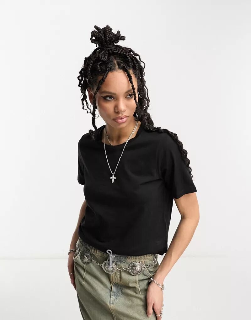 Черная футболка с круглым вырезом Only
Черная футболка с круглым вырезом Only