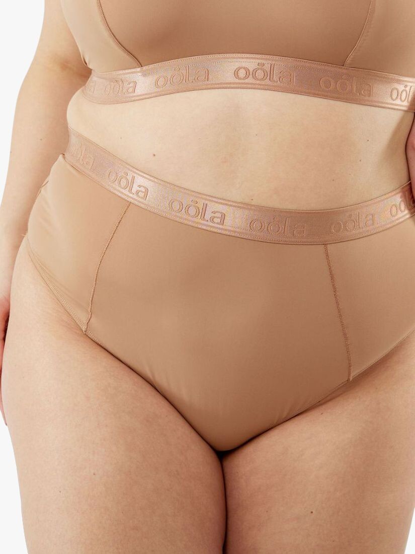 Стринги Oola Belgium Control с высокой талией, цвет мокко
Стринги Oola Belgium Control с высокой талией, цвет мокко