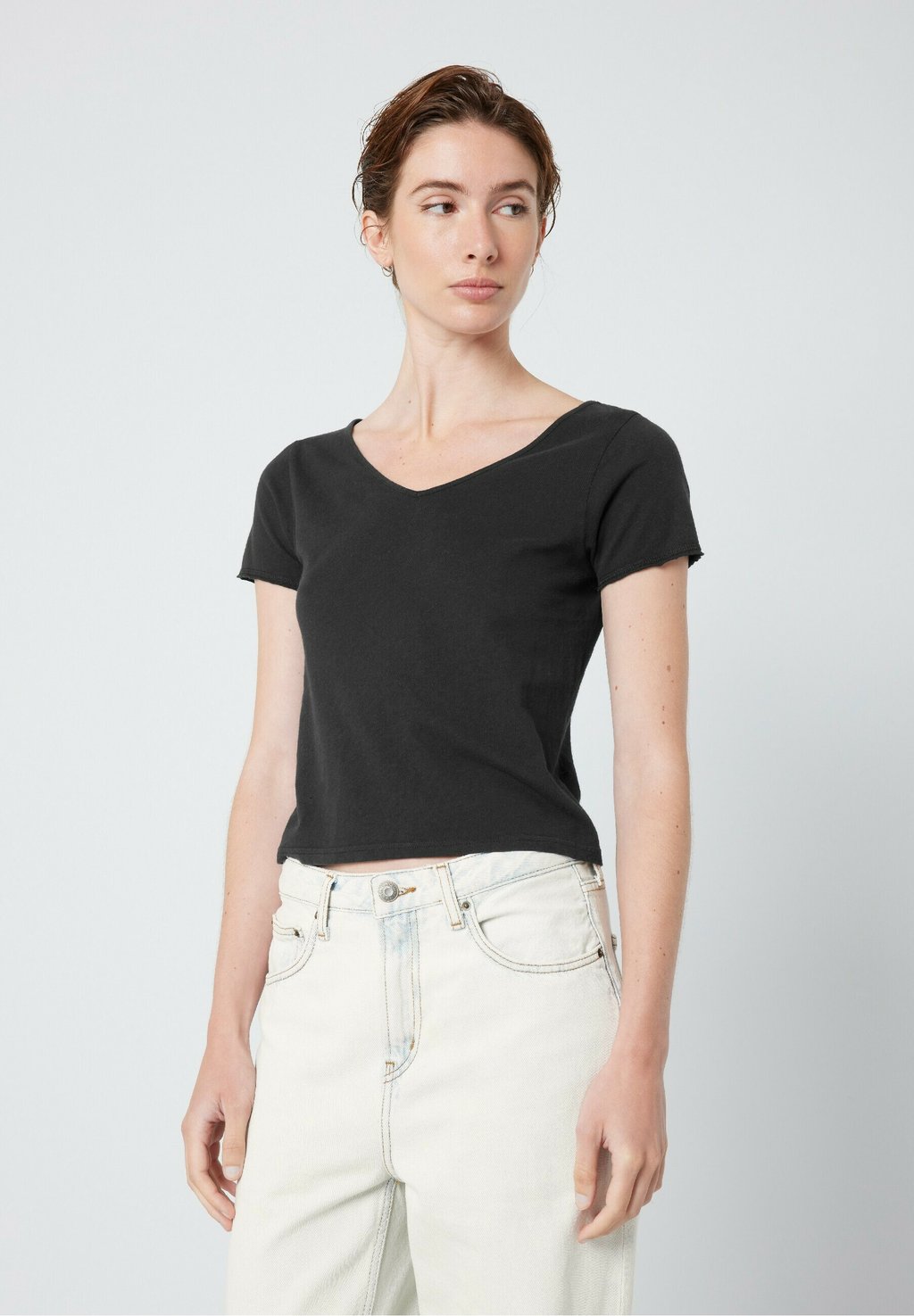 Базовая футболка AKSUN American Vintage, черный
Базовая футболка AKSUN American Vintage, черный