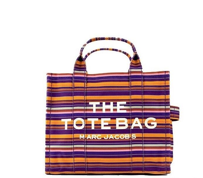 Сумка-тоут Traveler Tote, средняя, фиолетовая, из хлопчатобумажной ткани, сумка-кошелек The Marc Jacobs
Сумка-тоут Traveler Tote, средняя, фиолетовая, из хлопчатобумажной ткани, сумка-кошелек The Marc Jacobs