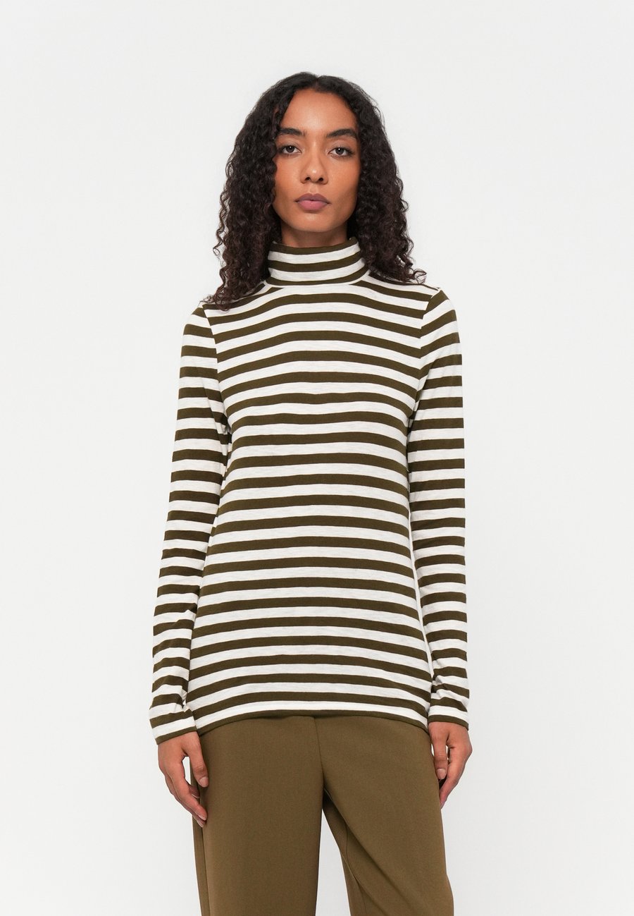 Топ Marc O'Polo DENIM TURTLENECK STRIPES, Dark Green/Olive
Топ Marc O'Polo DENIM TURTLENECK STRIPES, Dark Green/Olive