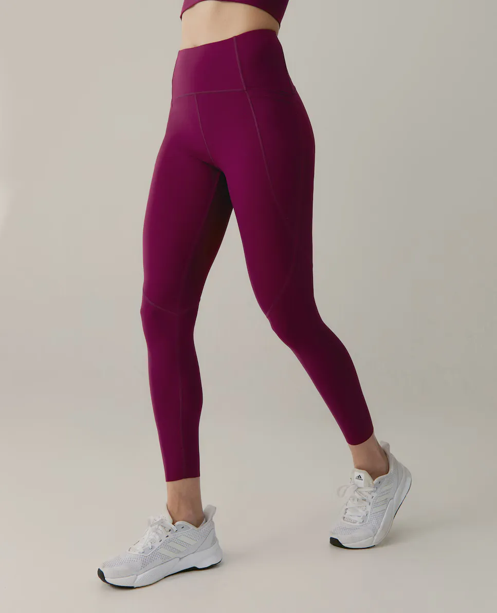 Женские спортивные леггинсы из компрессионной ткани с вырезами по низу Black Limba, бордовый
Женские спортивные леггинсы из компрессионной ткани с вырезами по низу Black Limba, бордовый