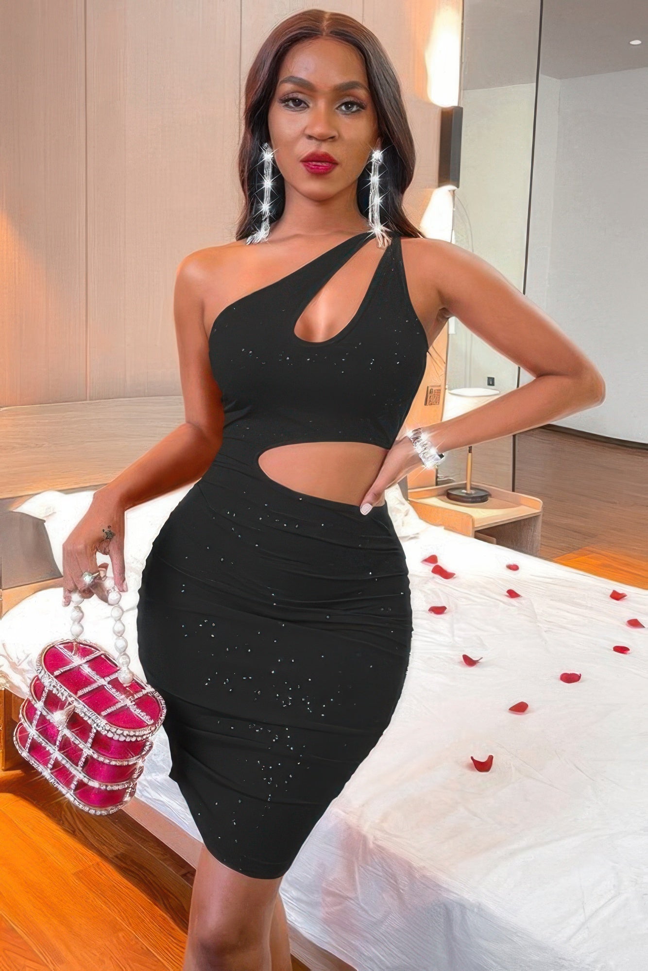 Платье-футляр с одним плечом без рукавов и вырезом TRUEDAMES, черный
Платье-футляр с одним плечом без рукавов и вырезом TRUEDAMES, черный