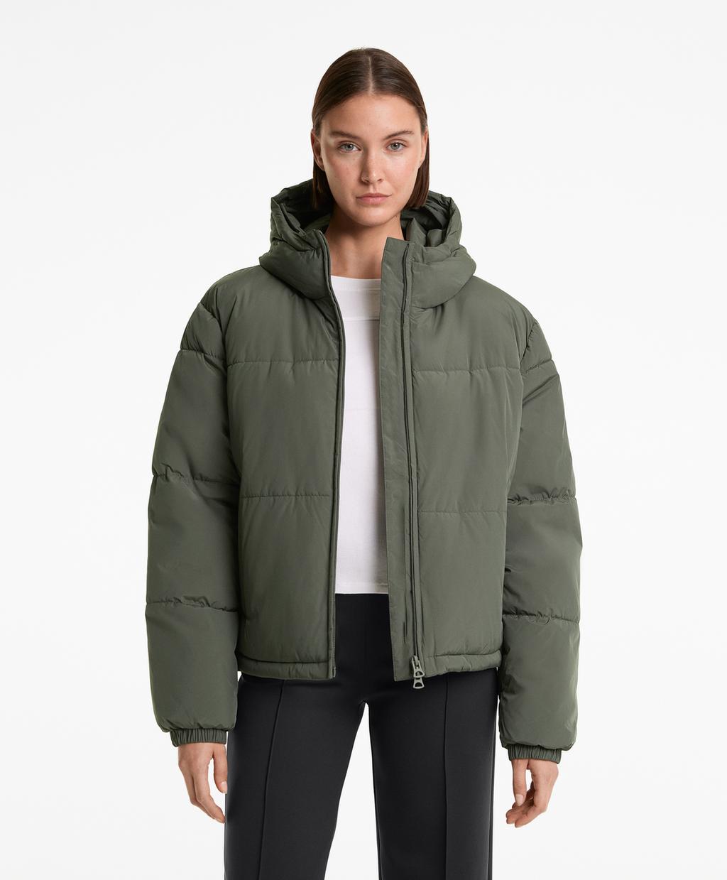 Укороченная куртка с водоотталкивающей подкладкой PrimaLoft Oysho, цвет Dark Khaki
Укороченная куртка с водоотталкивающей подкладкой PrimaLoft Oysho, цвет Dark Khaki