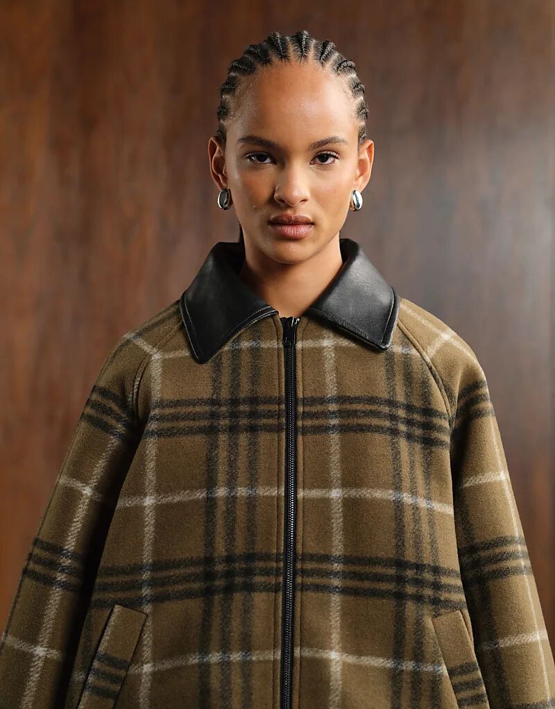 Строгая куртка-бомбер ASOS DESIGN с воротником из искусственной кожи в клетку цвета хаки
Строгая куртка-бомбер ASOS DESIGN с воротником из искусственной кожи в клетку цвета хаки