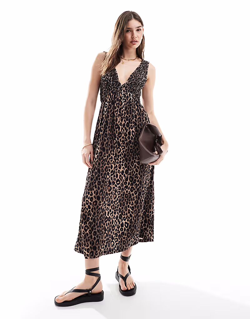 Платье мидакси ASOS DESIGN с V-образным вырезом и широким подолом, с леопардовым принтом
Платье мидакси ASOS DESIGN с V-образным вырезом и широким подолом, с леопардовым принтом