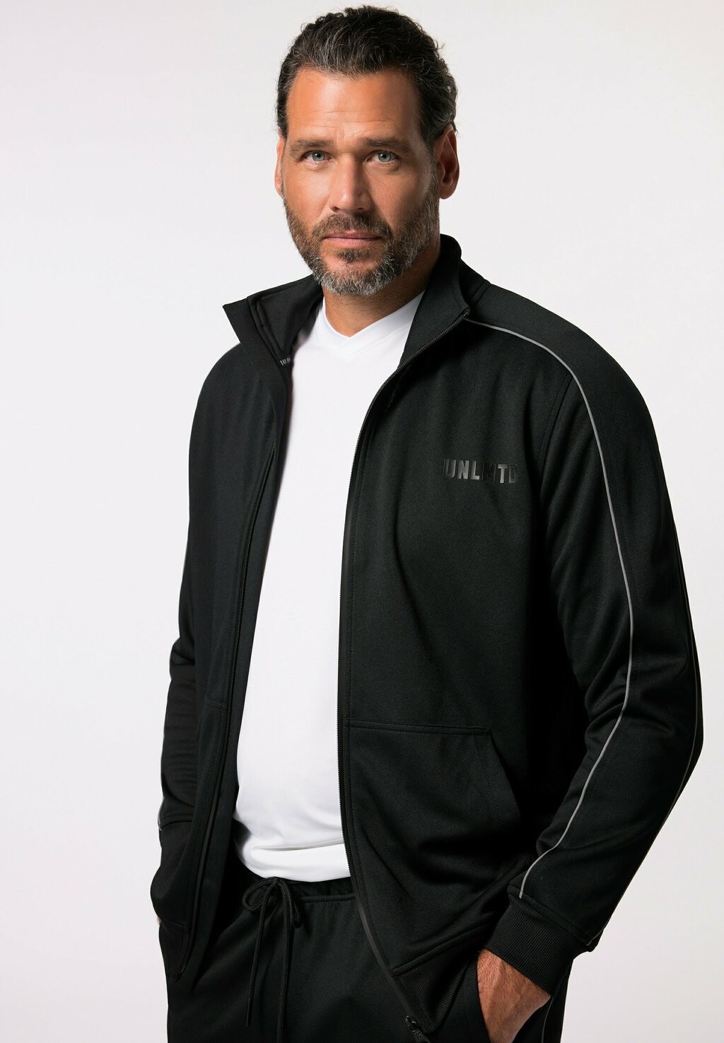 Толстовка на молнии FITNESS STEHKRAGEN QUICKDRY BIS 7 XL JP1880, черный
Толстовка на молнии FITNESS STEHKRAGEN QUICKDRY BIS 7 XL JP1880, черный