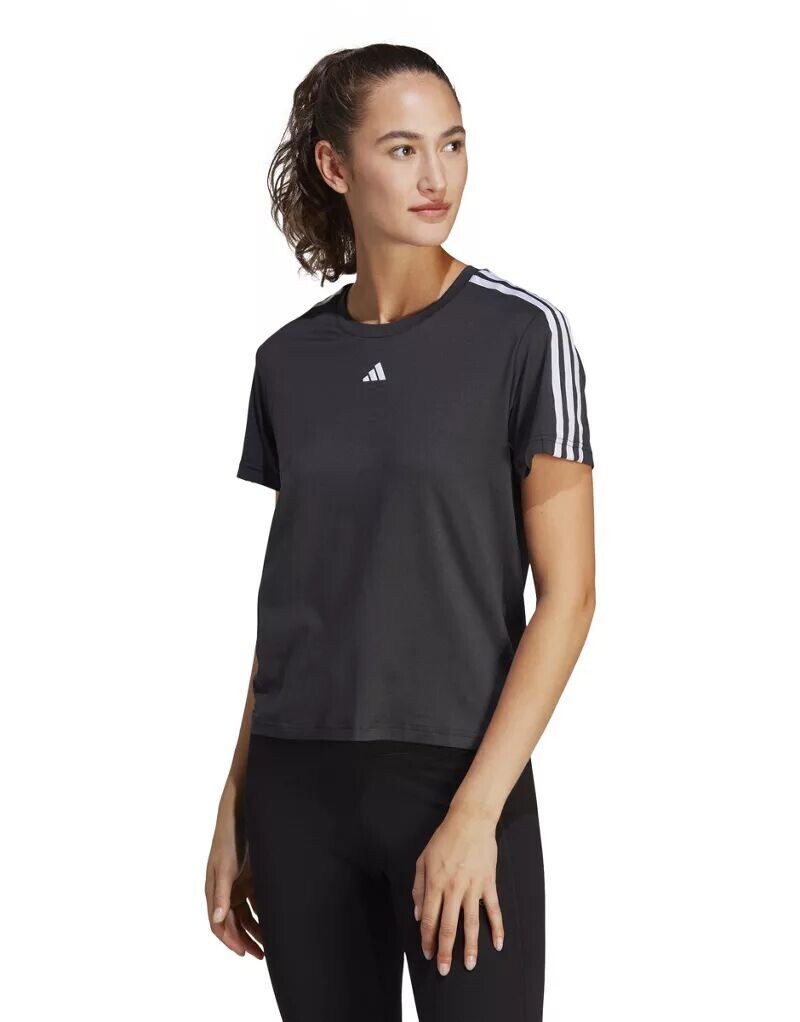 Черная футболка с 3 полосками adidas Training Essentials adidas performance
Черная футболка с 3 полосками adidas Training Essentials adidas performance