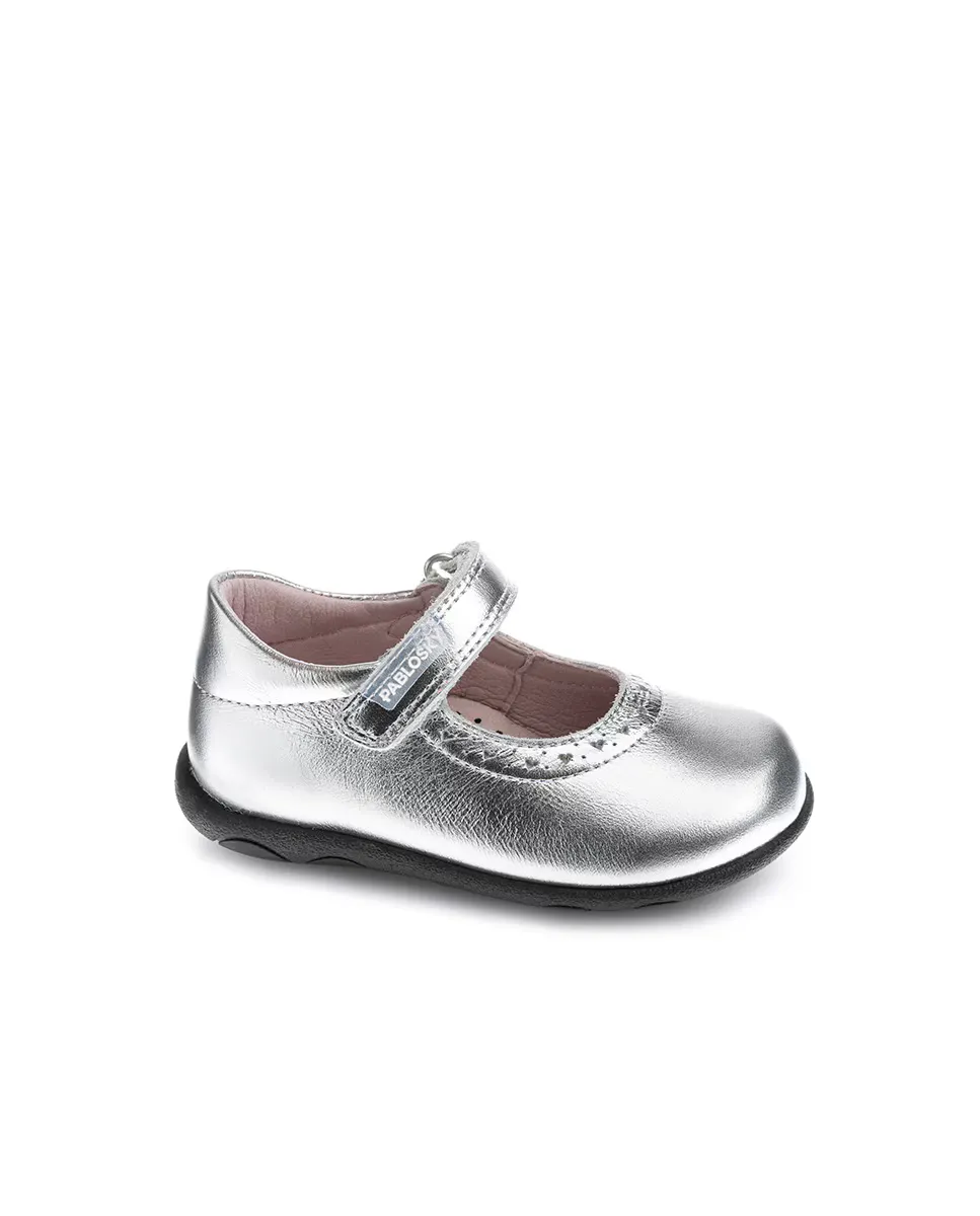 Кожаные балетки для девочек на застежке-липучке Pablosky, серебрянный
Кожаные балетки для девочек на застежке-липучке Pablosky, серебрянный
