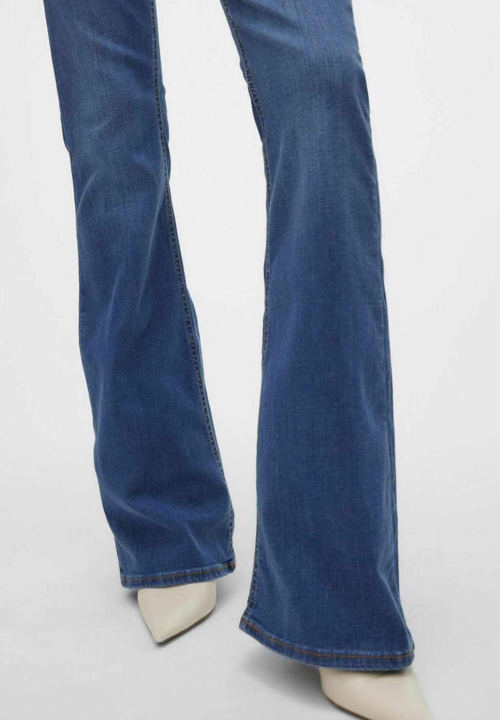 Расклешенные джинсы VMSIGA Vero Moda, синий деним
Расклешенные джинсы VMSIGA Vero Moda, синий деним