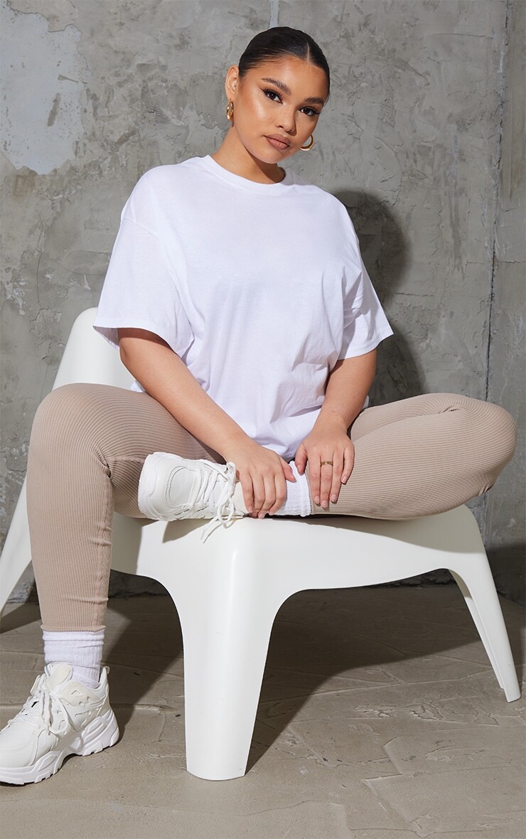 PrettyLittleThing Plus Ultimate Белая футболка большого размера, Белый, PrettyLittleThing Plus Ultimate Белая футболка большого размера
PrettyLittleThing Plus Ultimate Белая футболка большого размера, Белый, PrettyLittleThing Plus Ultimate Белая футболка большого размера