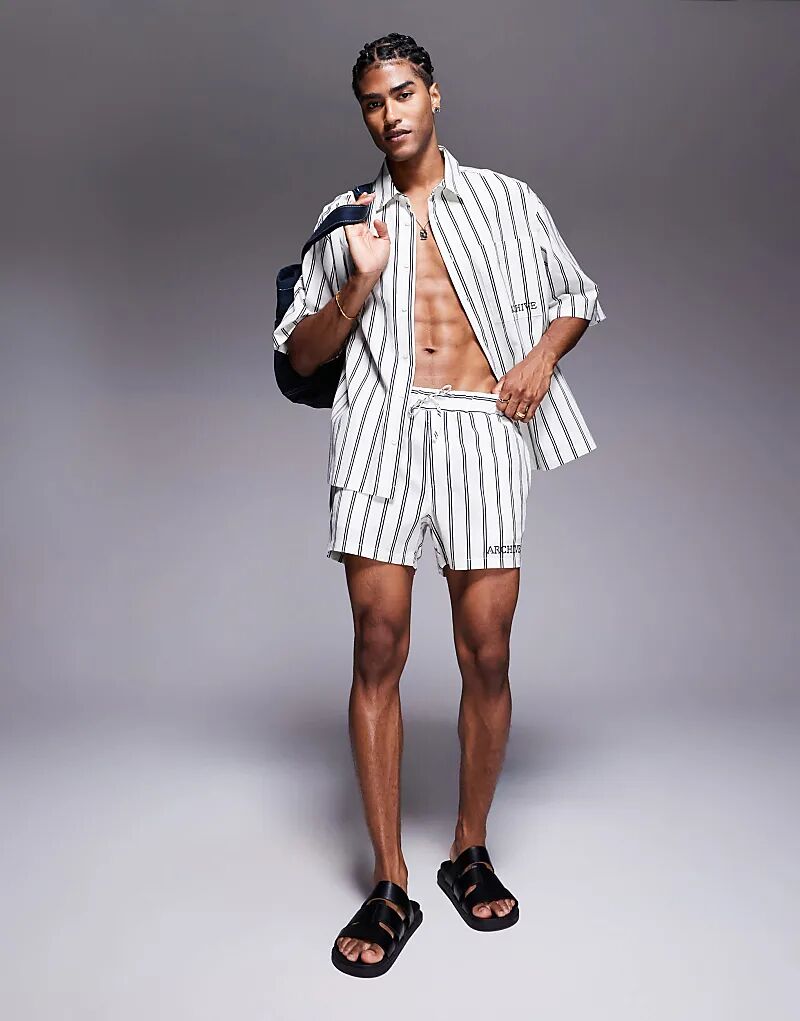 Короткие полосатые шорты ASOS DESIGN с вышивкой белого цвета
Короткие полосатые шорты ASOS DESIGN с вышивкой белого цвета